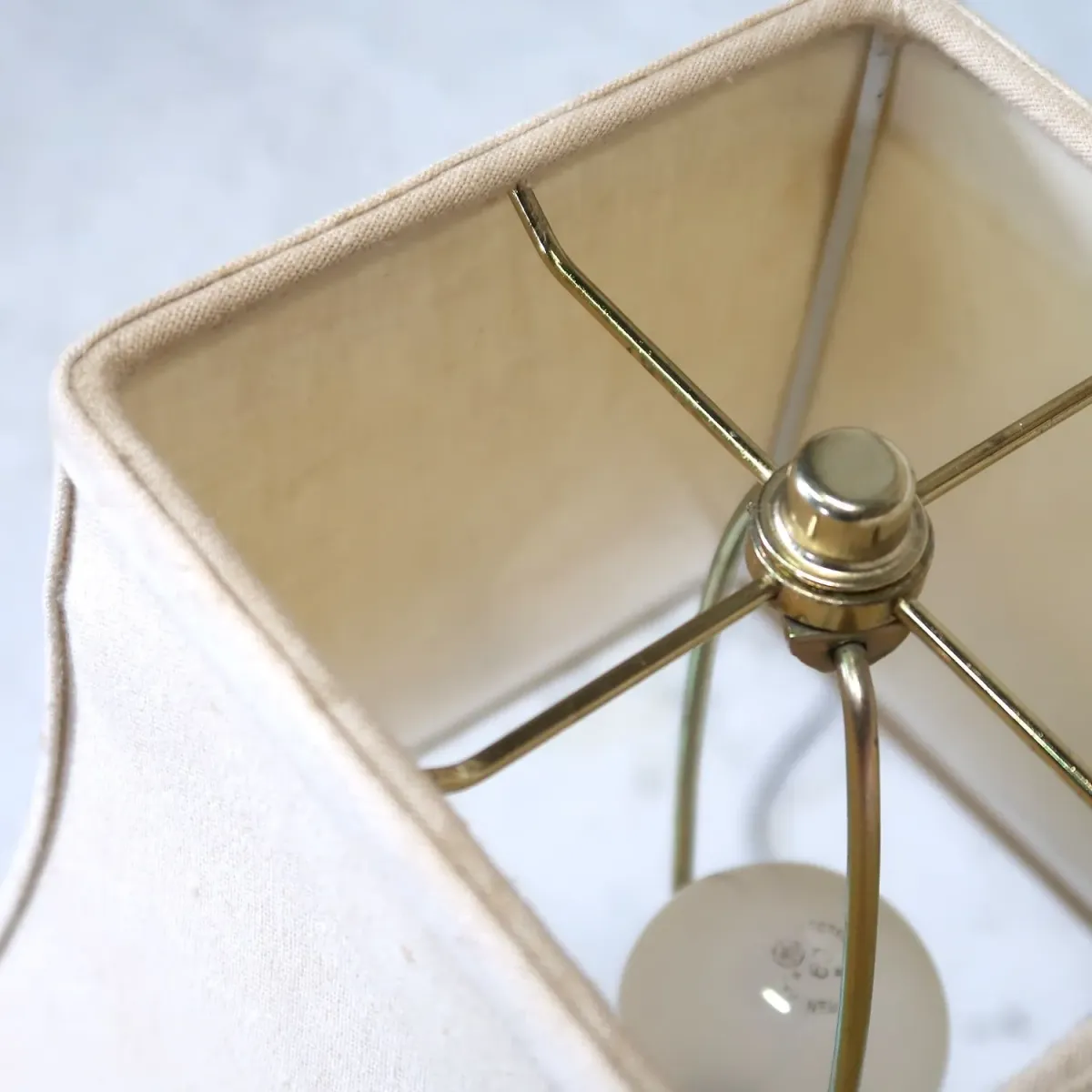 アンティーク モダンデザイン テーブルランプ