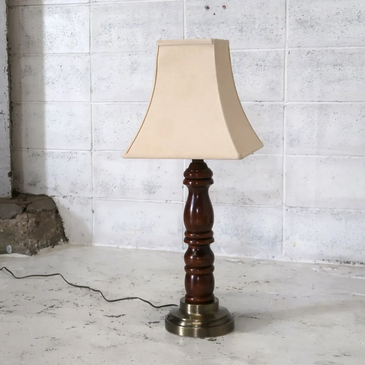 アンティーク モダンデザイン テーブルランプ