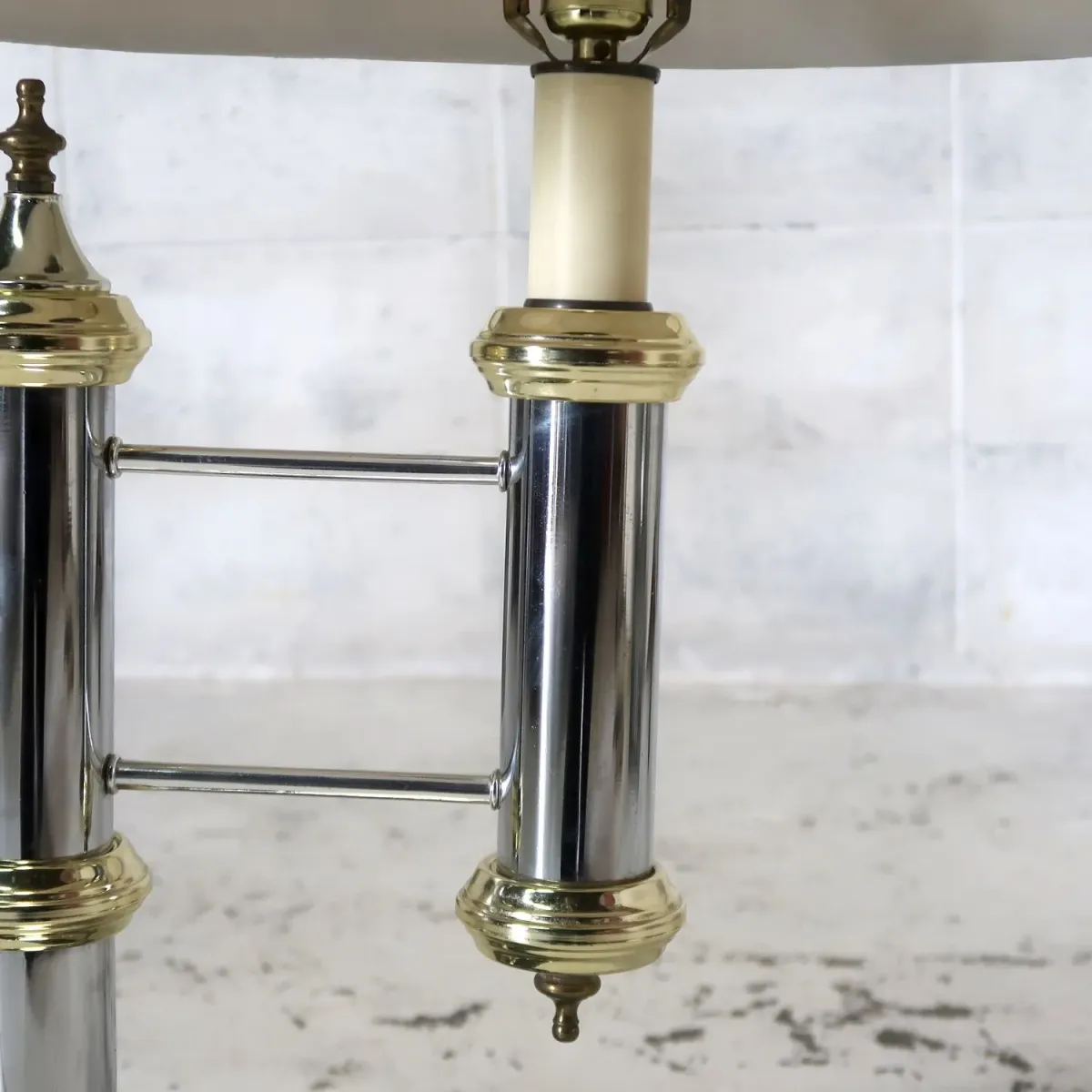 アンティーク メタルデザイン テーブルランプ