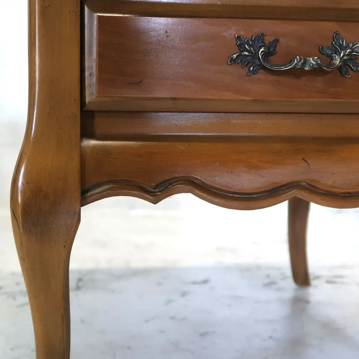 BASSETT FURNITURE アンティーク サイドテーブル