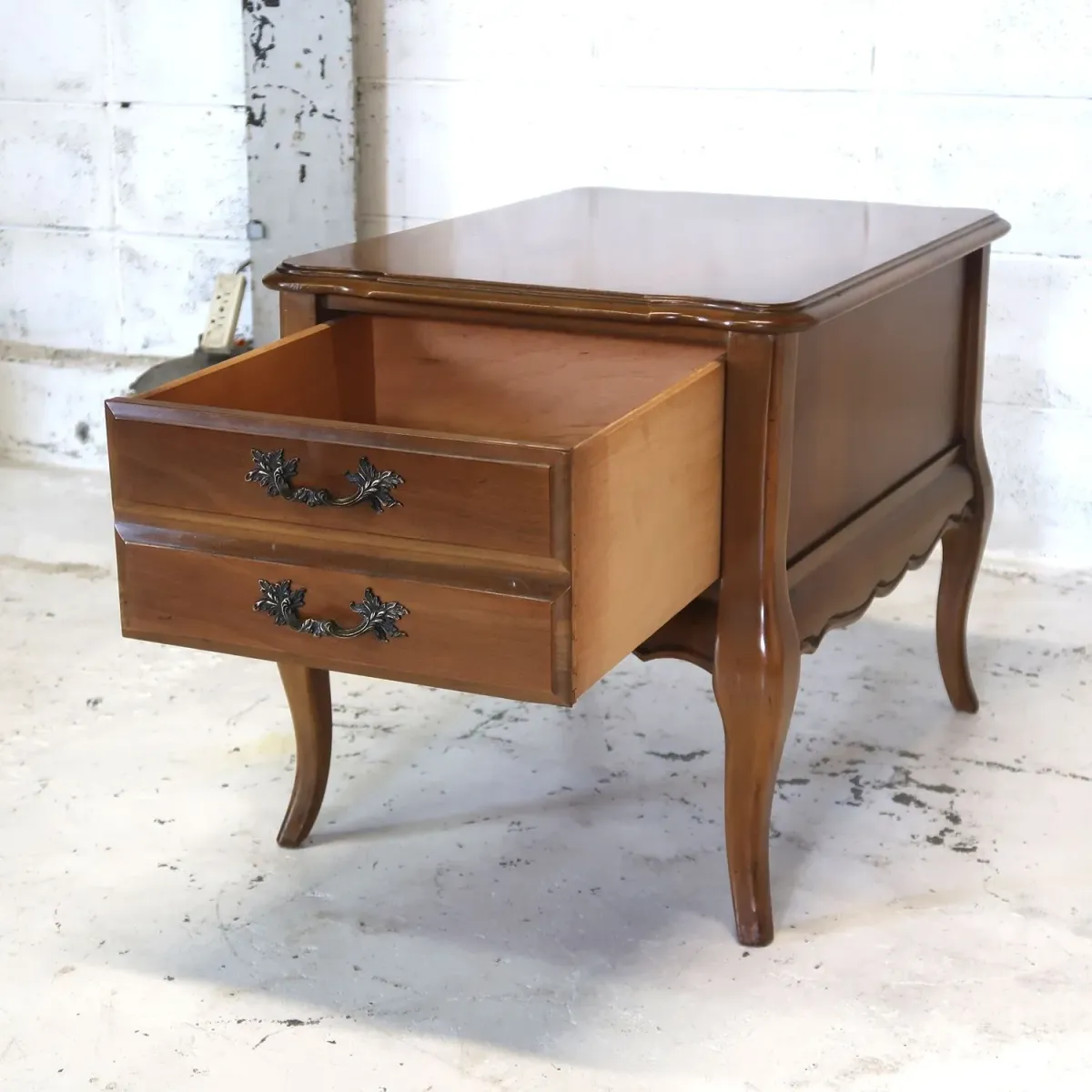 BASSETT FURNITURE アンティーク サイドテーブル