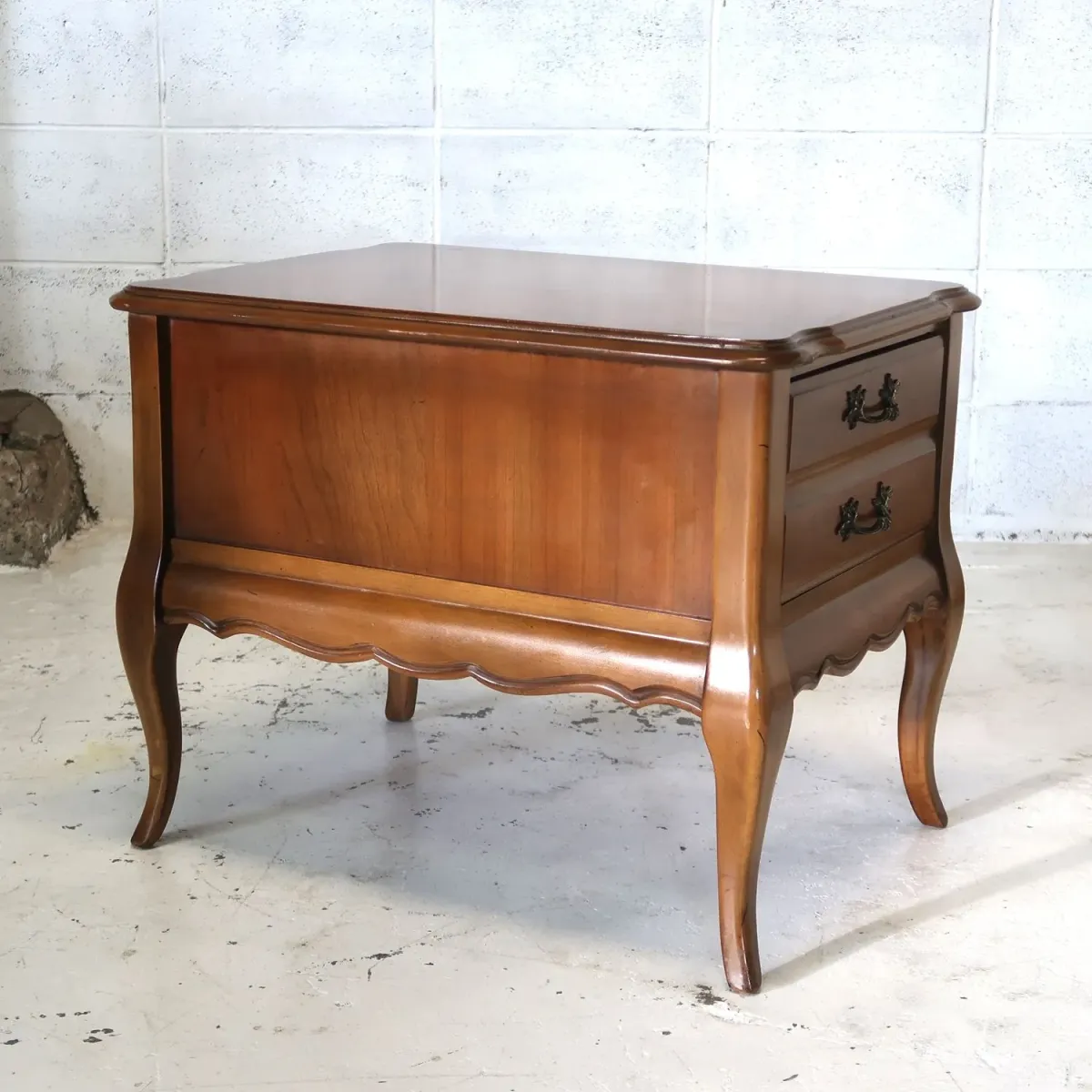 BASSETT FURNITURE アンティーク サイドテーブル