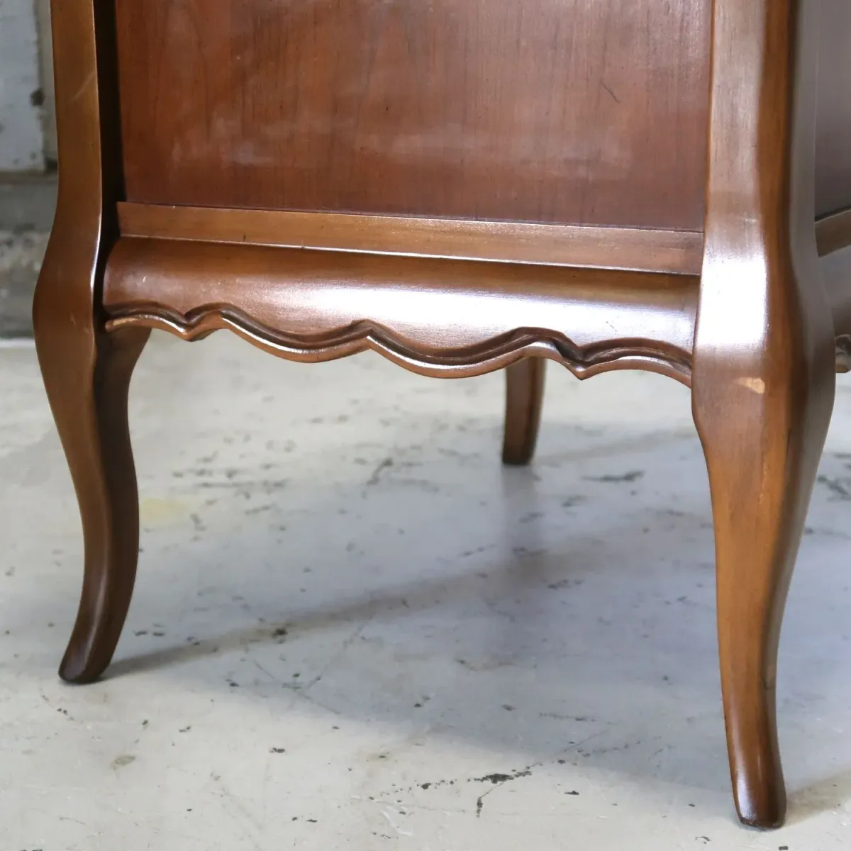 BASSETT FURNITURE アンティーク サイドテーブル