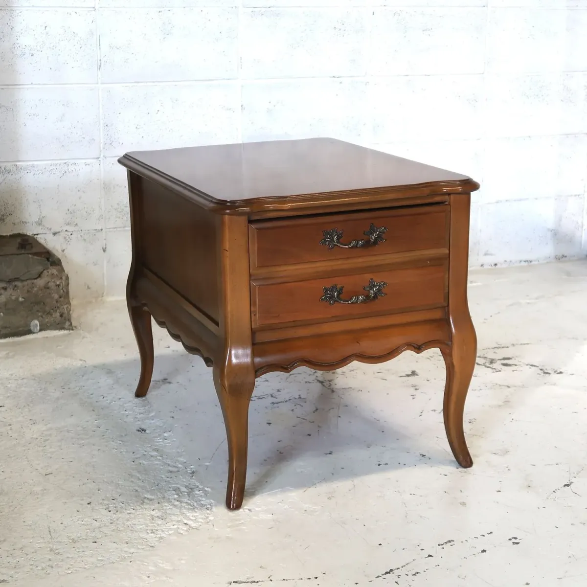 BASSETT FURNITURE アンティーク サイドテーブル