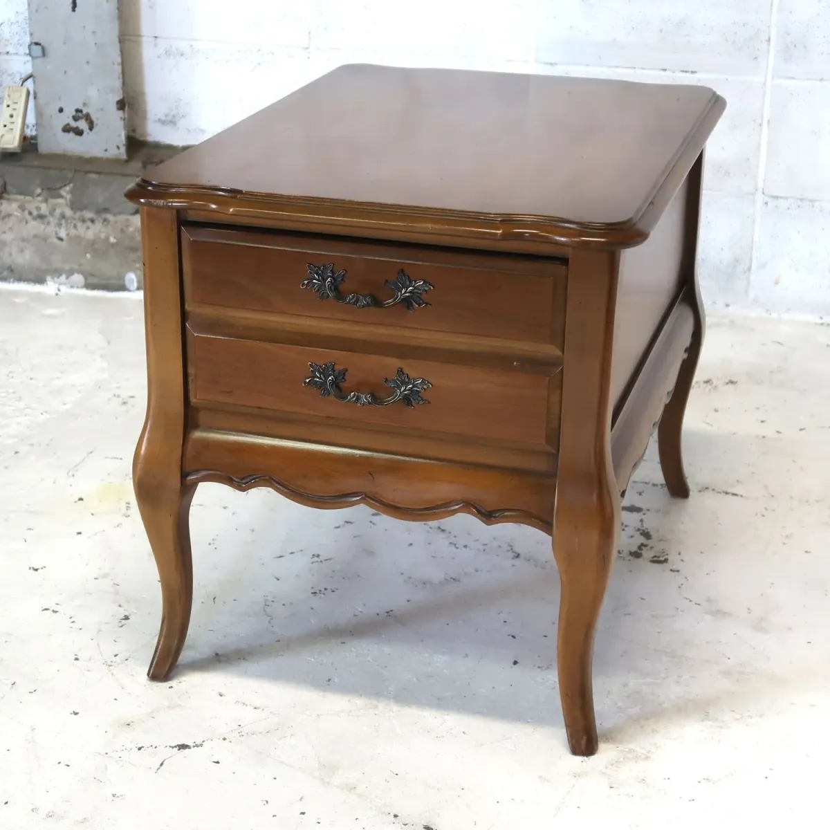 BASSETT FURNITURE アンティーク サイドテーブル