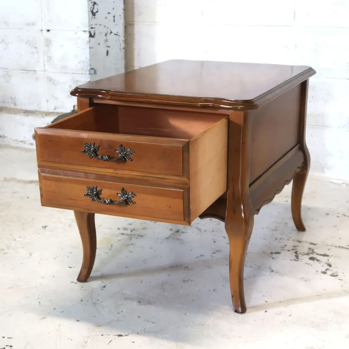 BASSETT FURNITURE アンティーク サイドテーブル