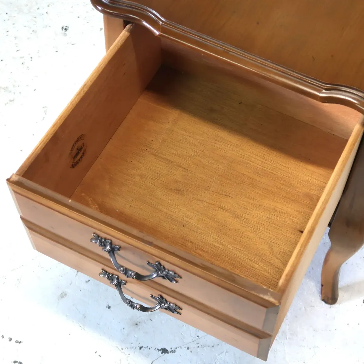 BASSETT FURNITURE アンティーク サイドテーブル