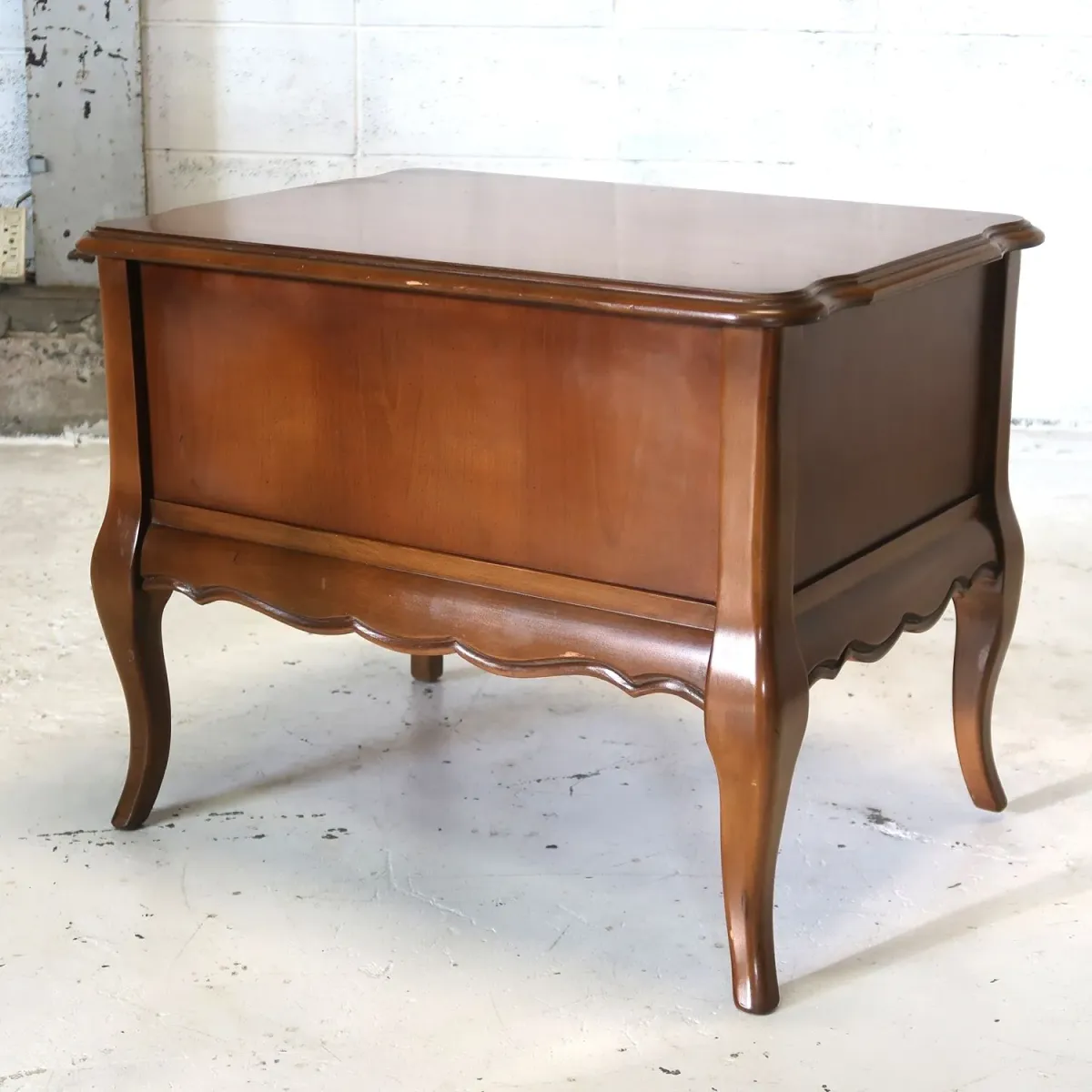 BASSETT FURNITURE アンティーク サイドテーブル