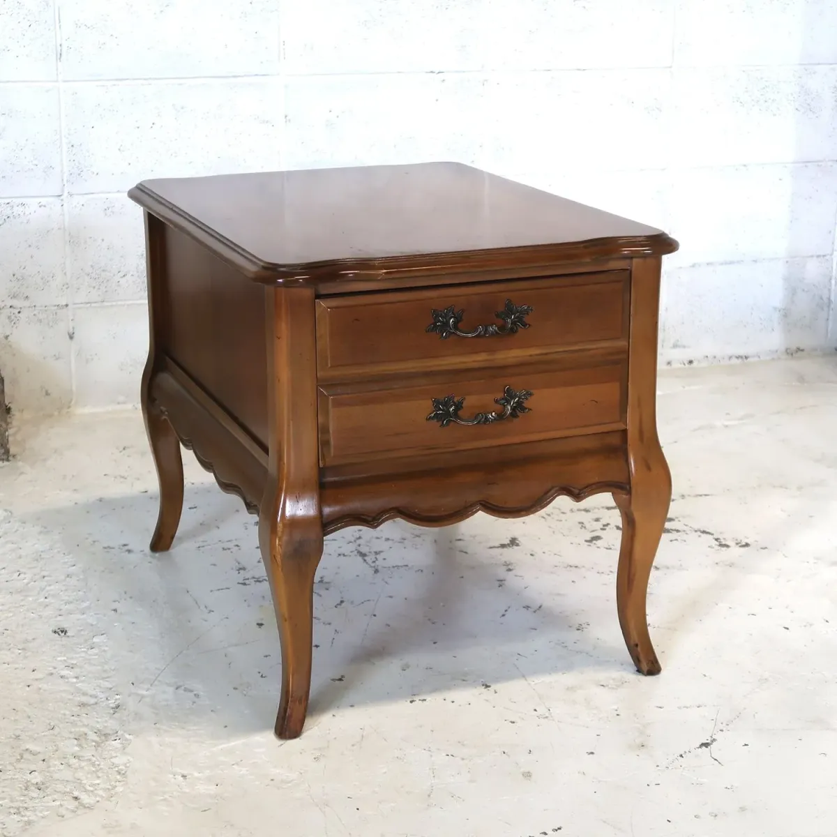 BASSETT FURNITURE アンティーク サイドテーブル