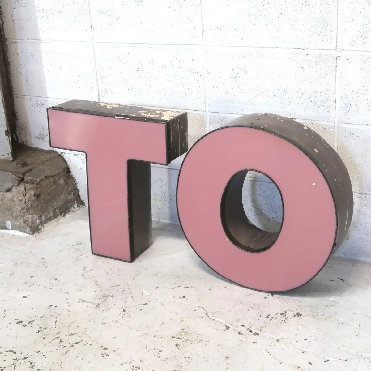 ビンテージ レターサイン O