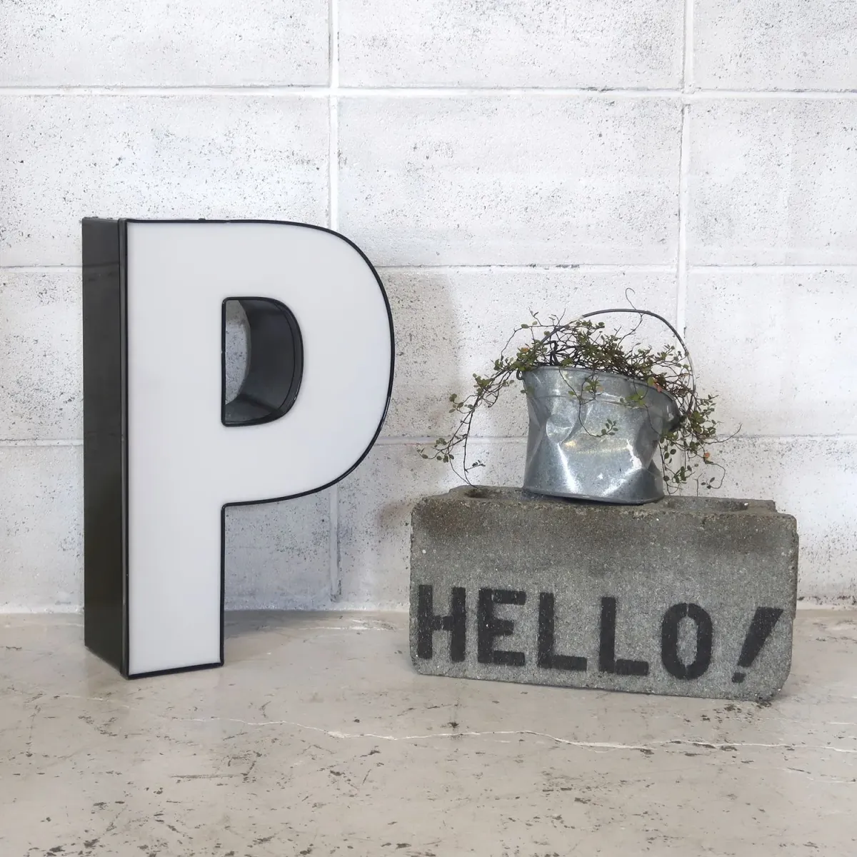 ビンテージ レターサイン P