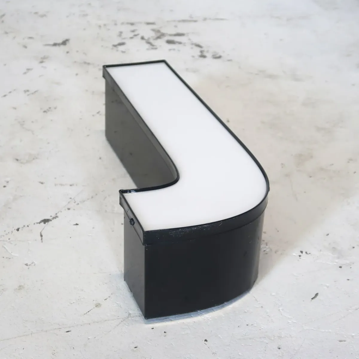 ビンテージ レターサイン J