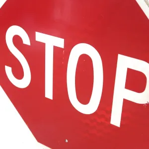 STOP ロードサイン