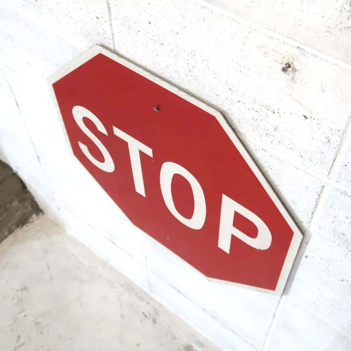 STOP ロードサイン