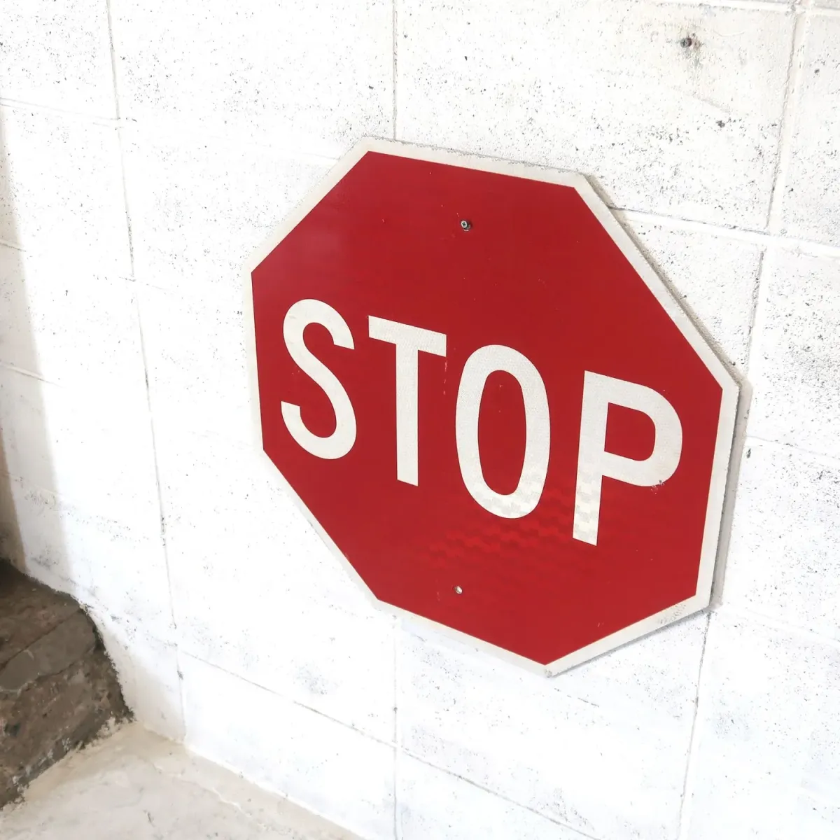 STOP ロードサイン