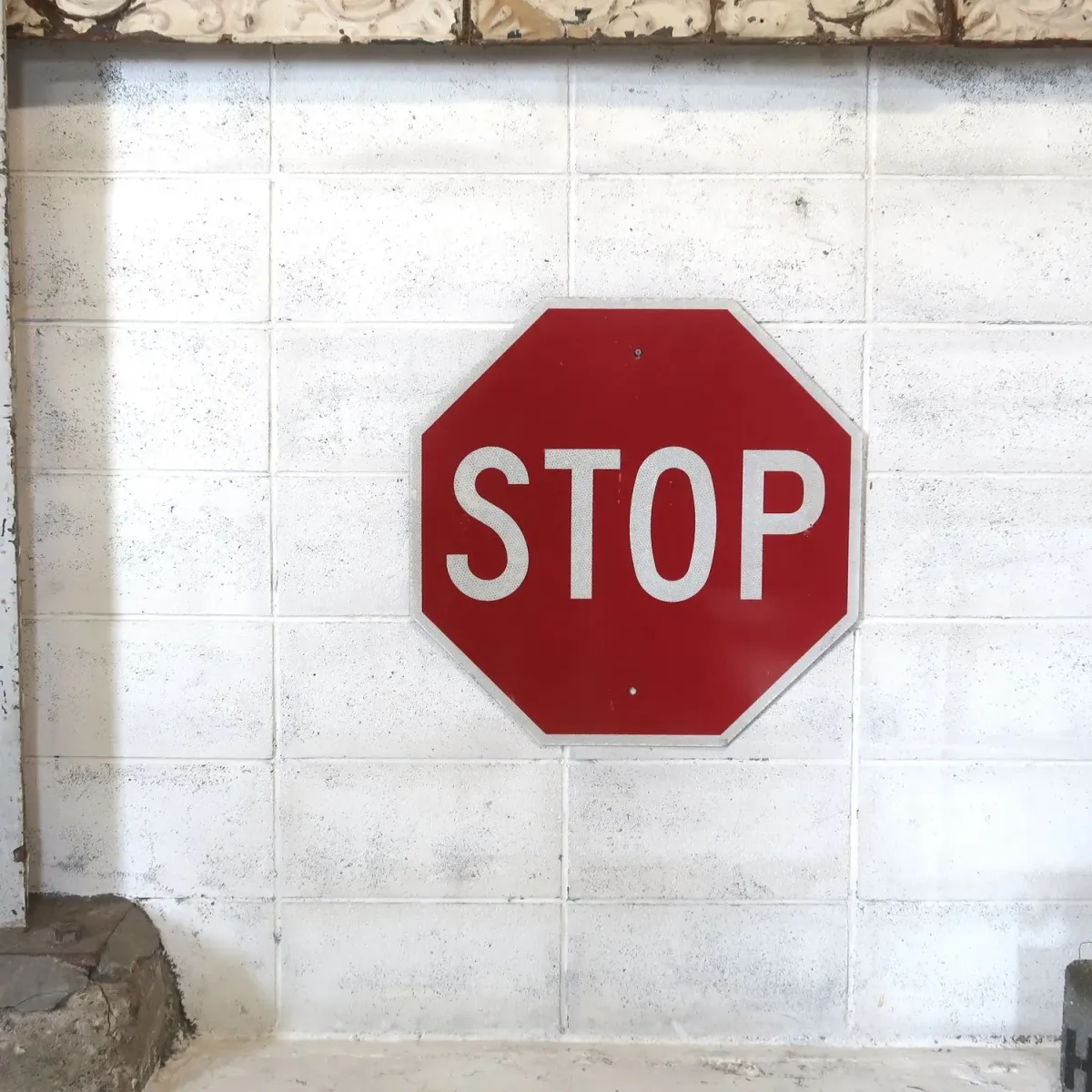 STOP ロードサイン