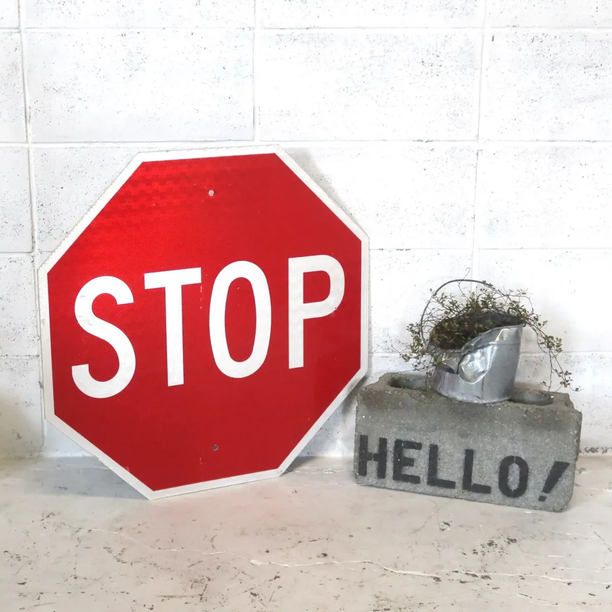 STOP ロードサイン