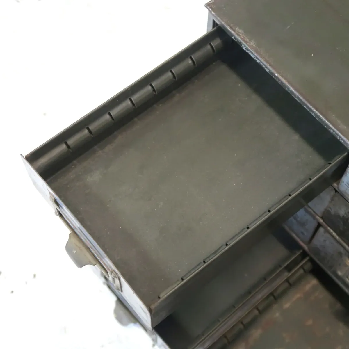 LOCKHEED ビンテージ メタルパーツキャビネット