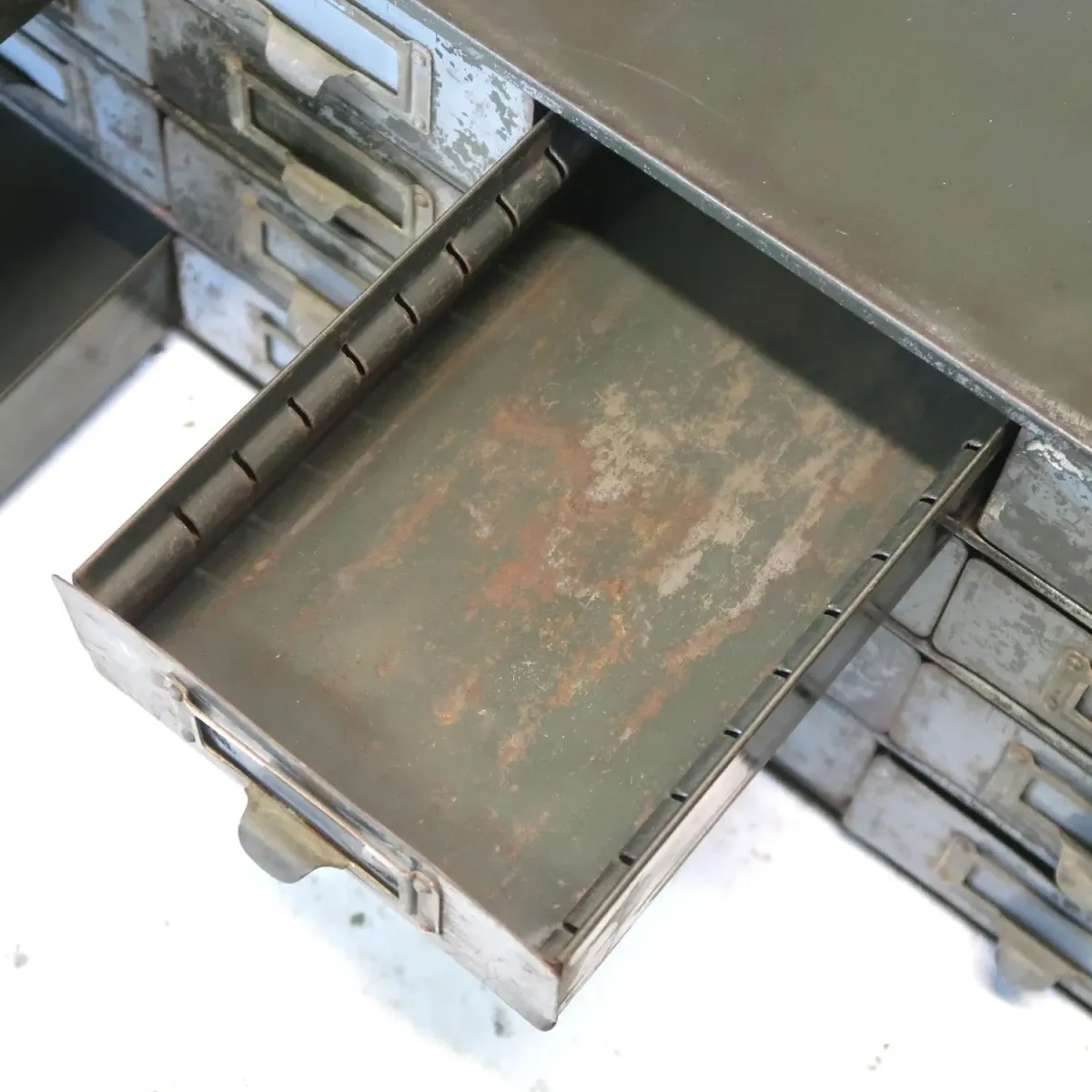 LOCKHEED ビンテージ メタルパーツキャビネット