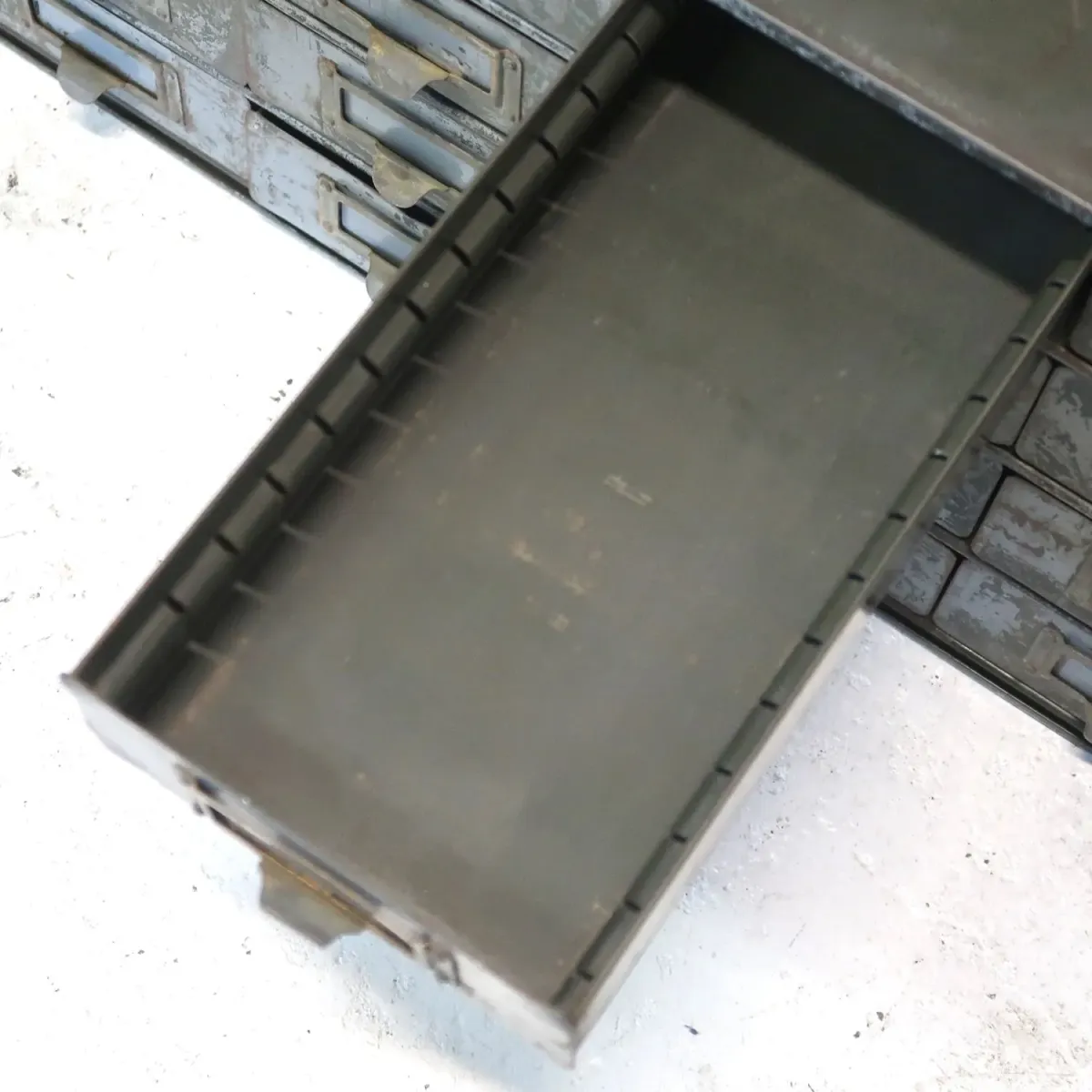 LOCKHEED ビンテージ メタルパーツキャビネット