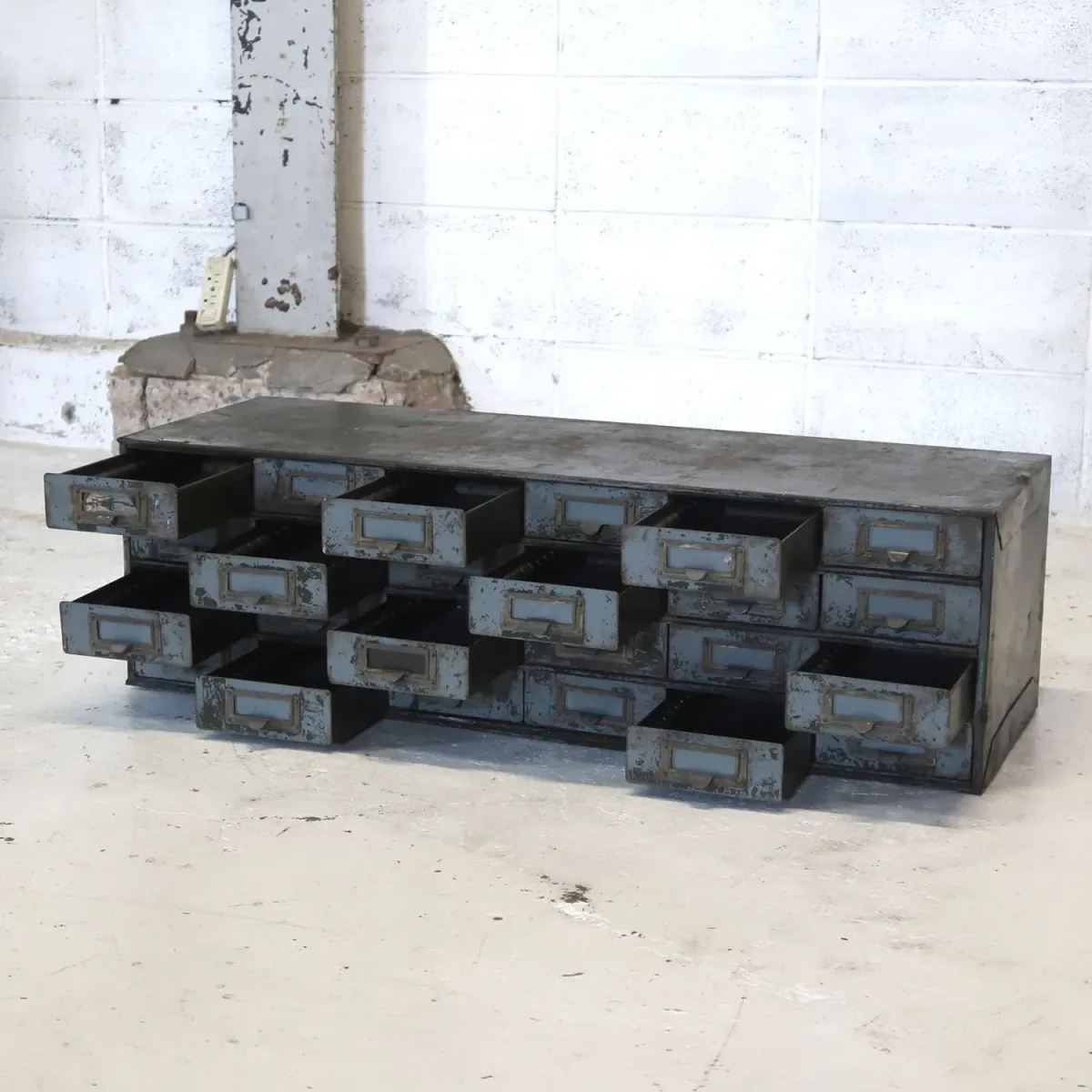 LOCKHEED ビンテージ メタルパーツキャビネット