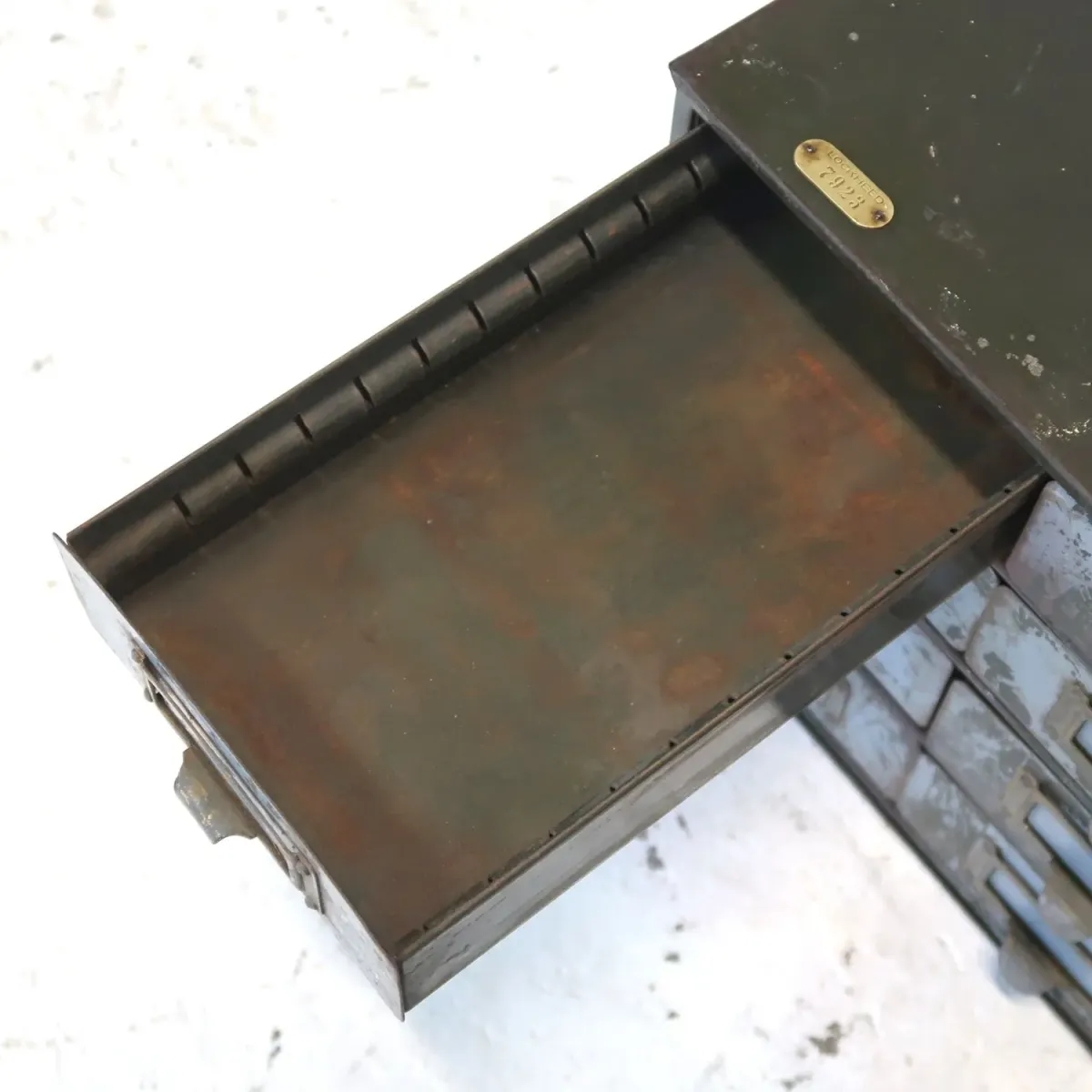 LOCKHEED ビンテージ メタルパーツキャビネット