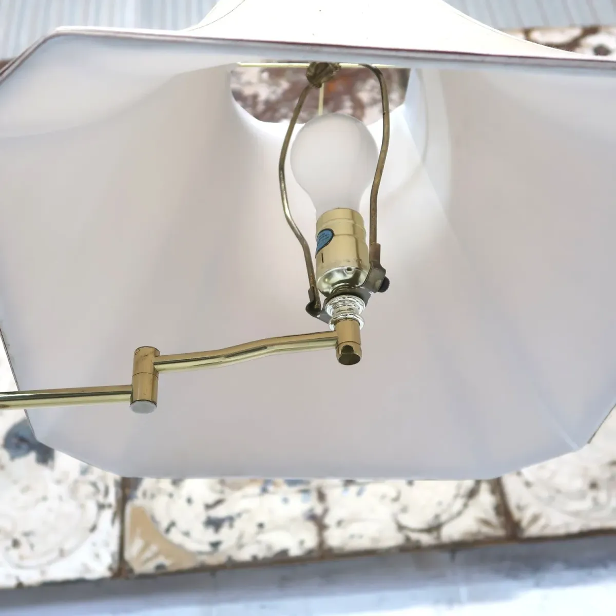 アンティーク ゴールドメタル フロアランプ