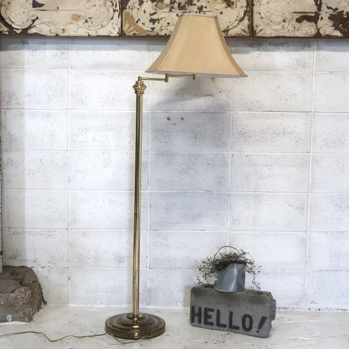 アンティーク ゴールドメタル フロアランプ