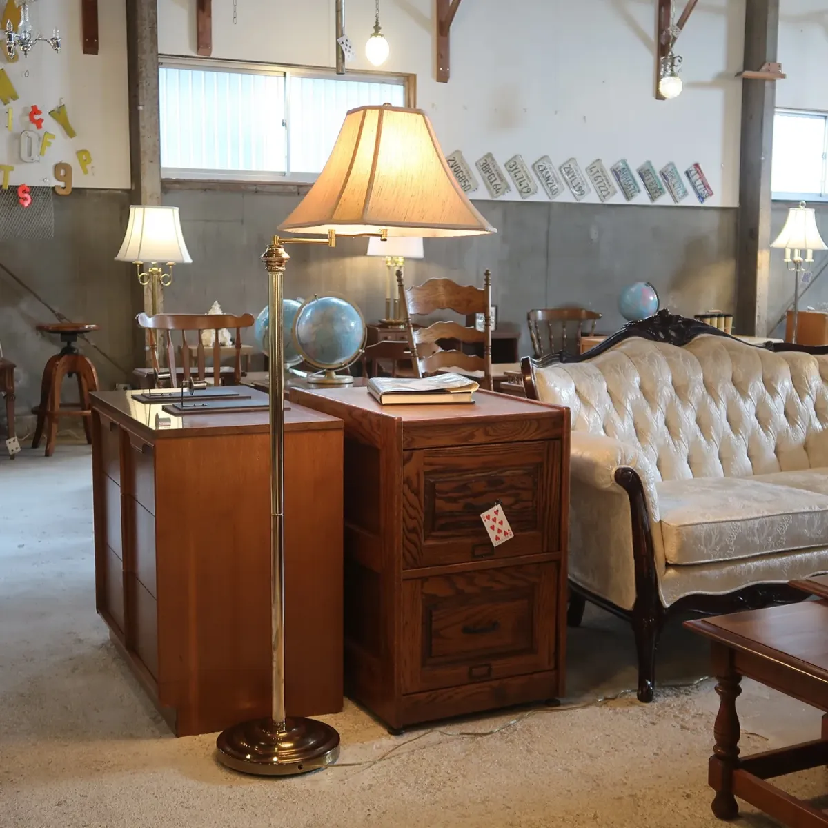 アンティーク ゴールドメタル フロアランプ
