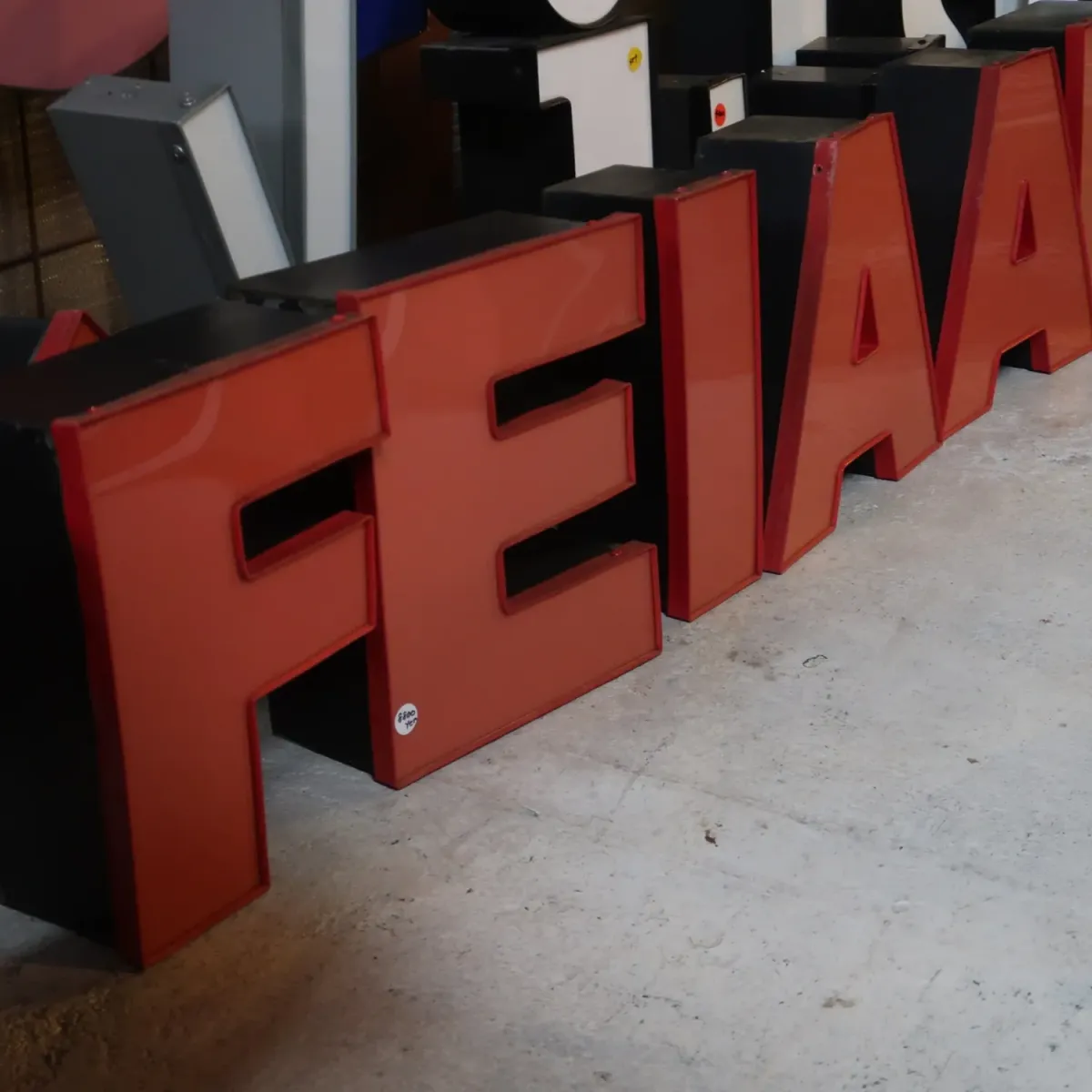 ビンテージ レターサイン F