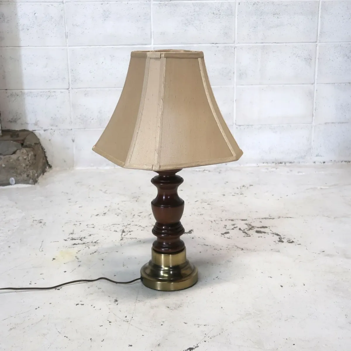 アンティーク モダンデザイン テーブルランプ