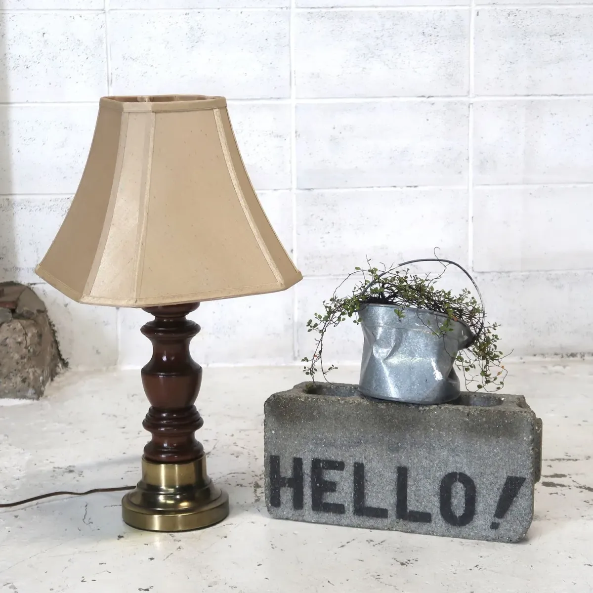 アンティーク モダンデザイン テーブルランプ