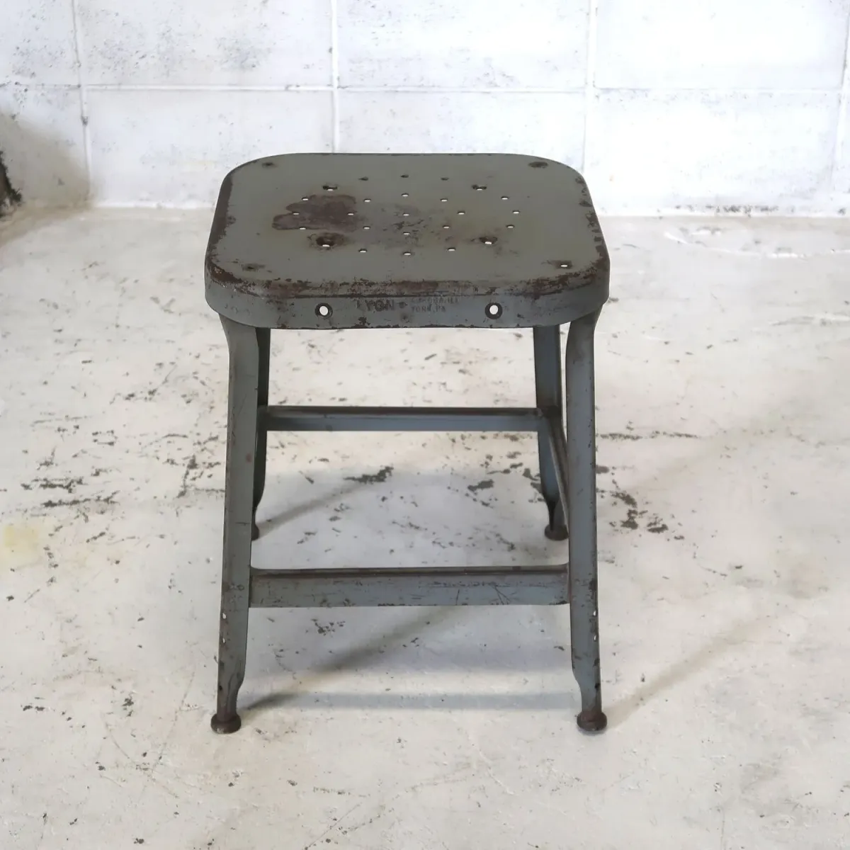 LYON ビンテージ メタルスツール