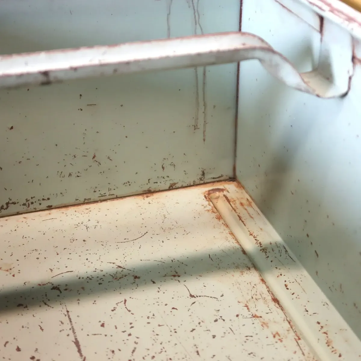 Bathey ビンテージ メタルキャビネット