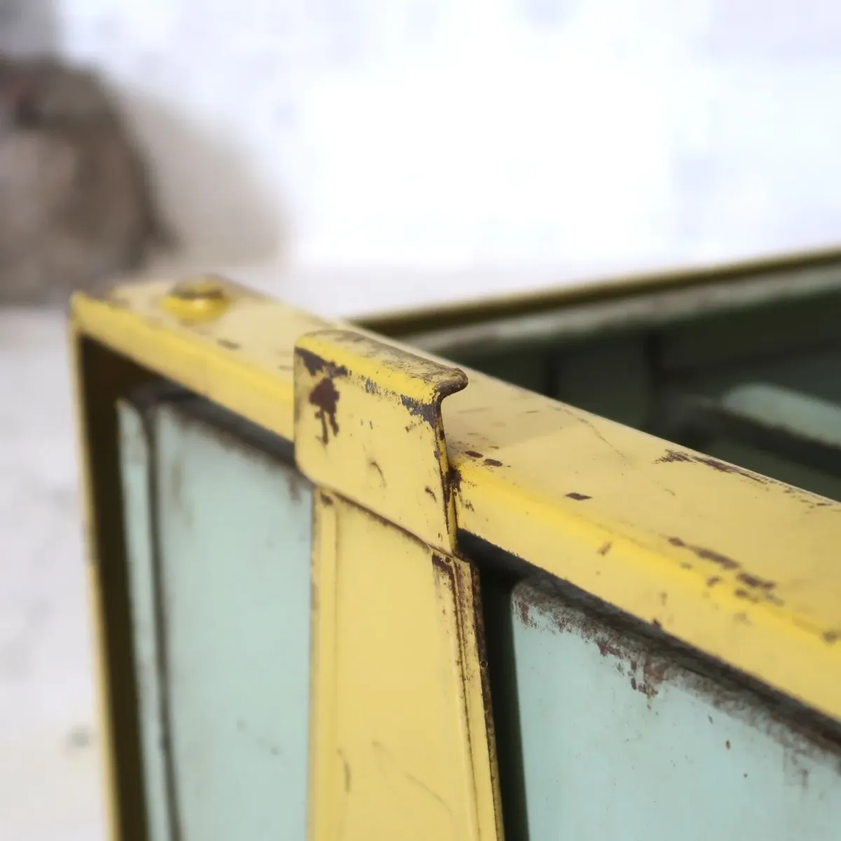 Bathey ビンテージ メタルキャビネット