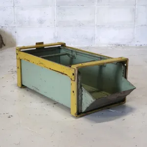 Bathey ビンテージ メタルキャビネット