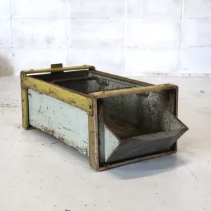 Bathey ビンテージ メタルキャビネット