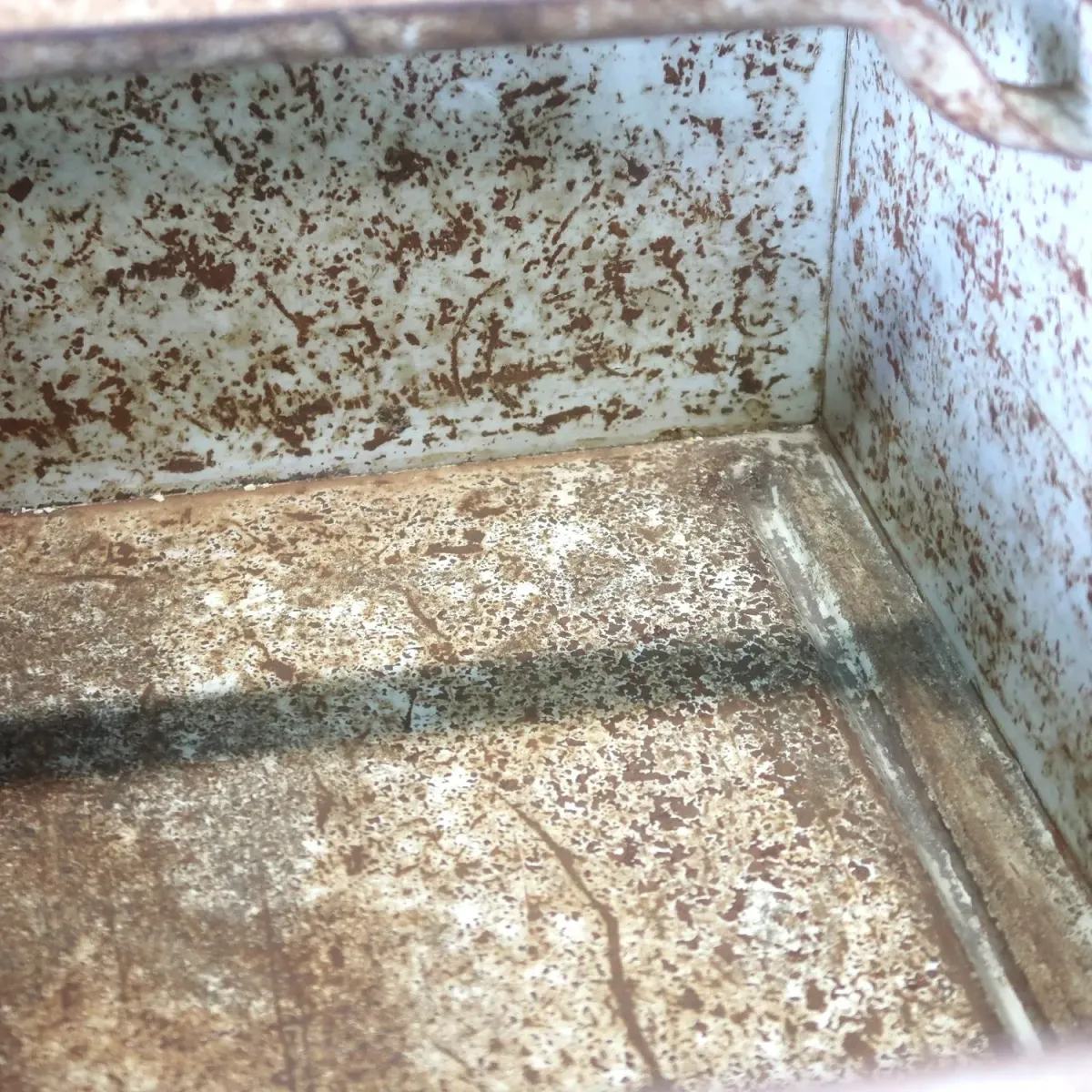 Bathey ビンテージ メタルキャビネット