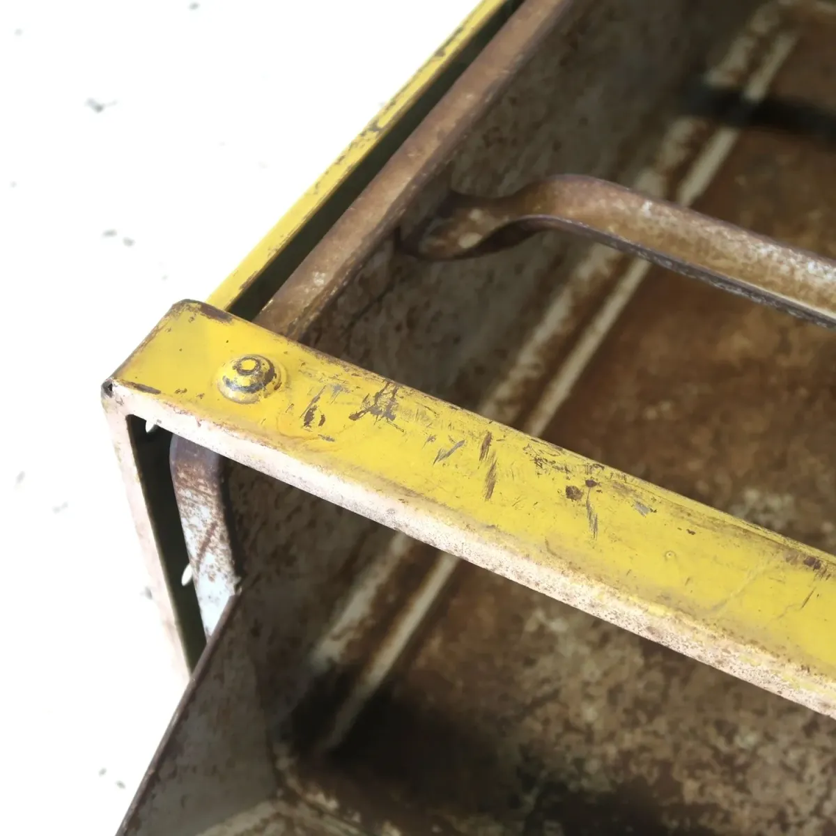 Bathey ビンテージ メタルキャビネット