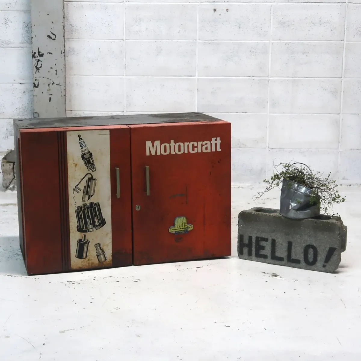 Motorcraft ビンテージ パーツキャビネット