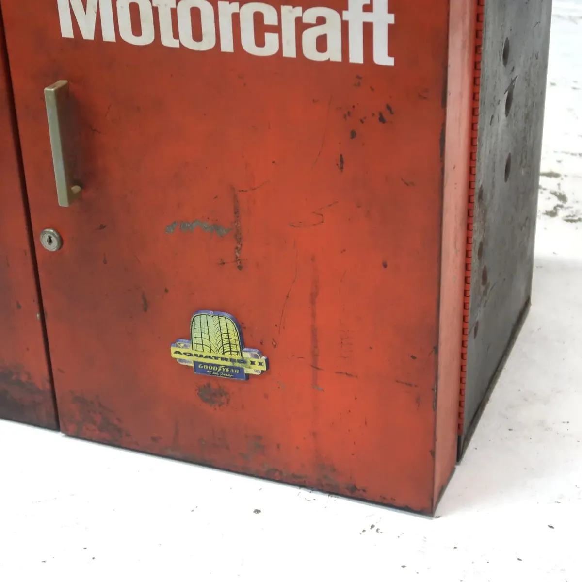 Motorcraft ビンテージ パーツキャビネット