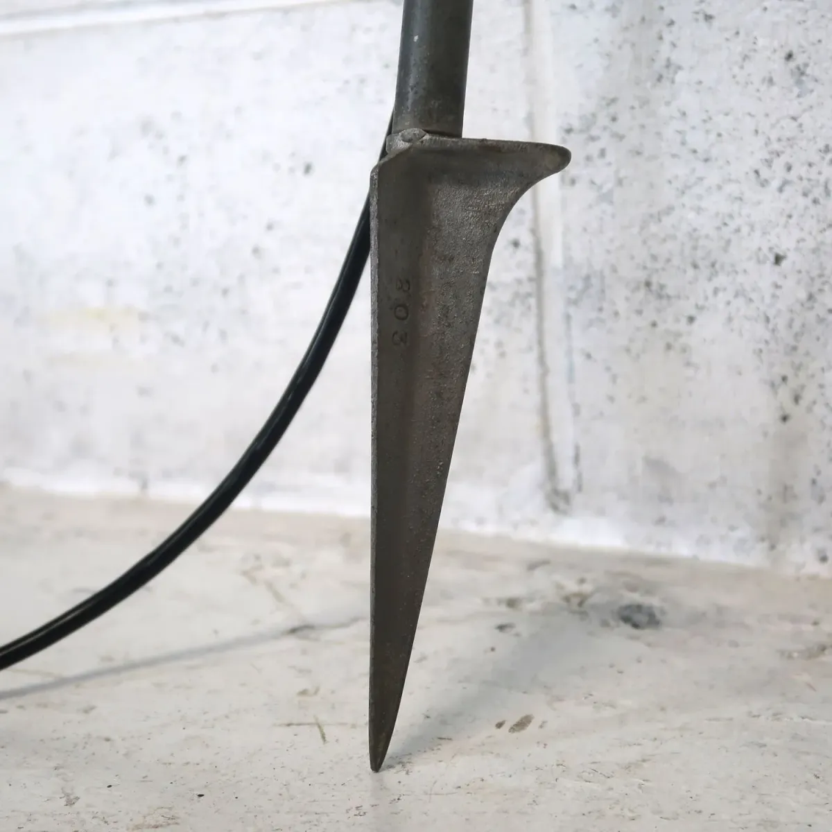 ミッドセンチュリー ファイバーシェード スパイクランプ