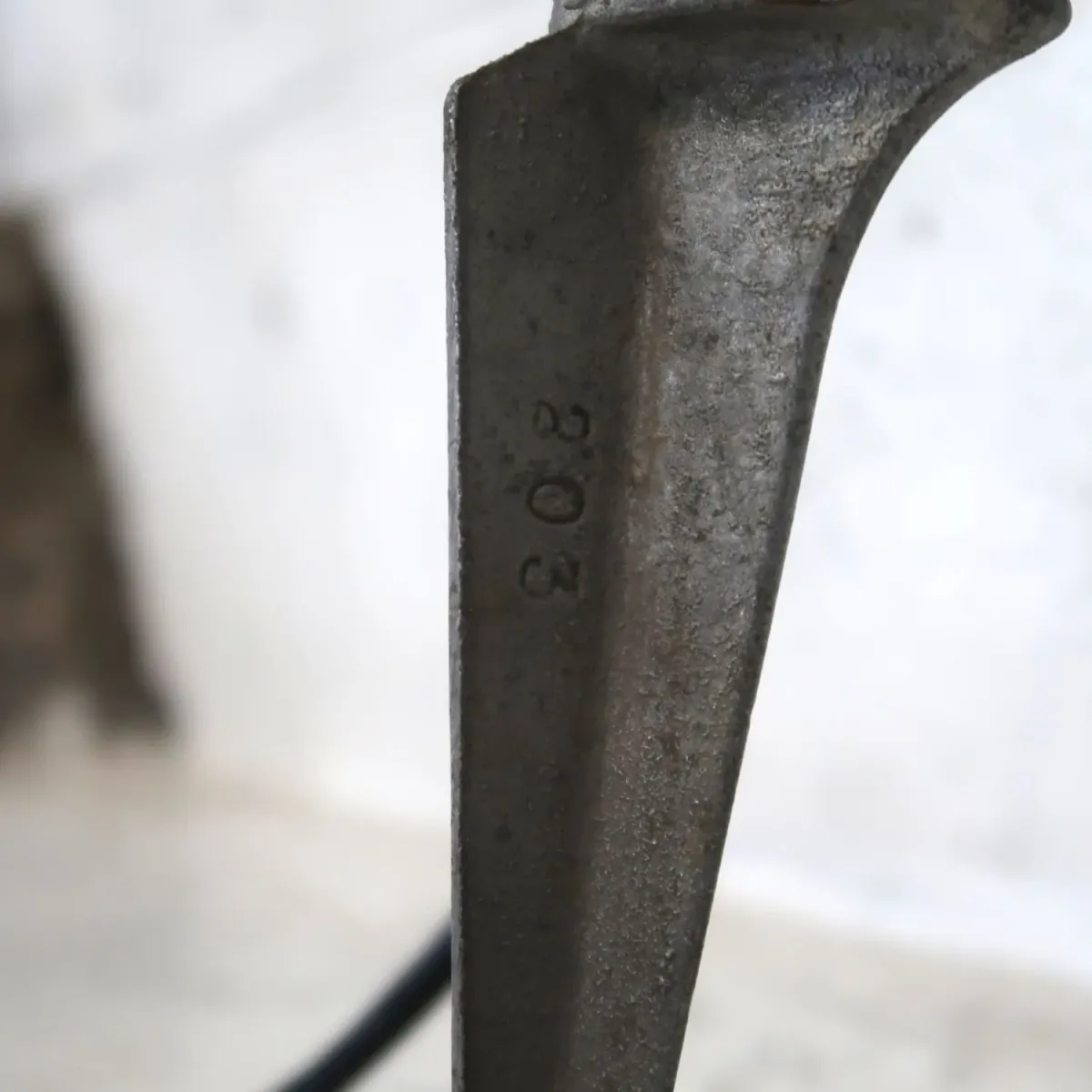 ミッドセンチュリー ファイバーシェード スパイクランプ