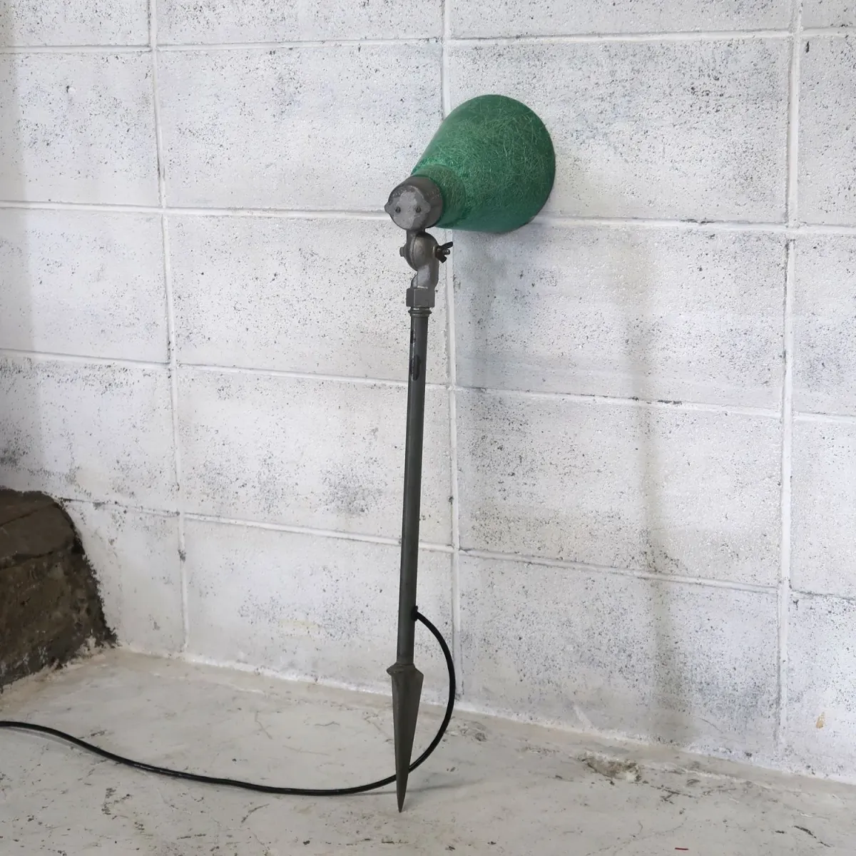 ミッドセンチュリー ファイバーシェード スパイクランプ