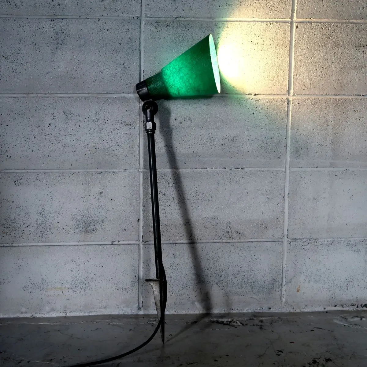 ミッドセンチュリー ファイバーシェード スパイクランプ