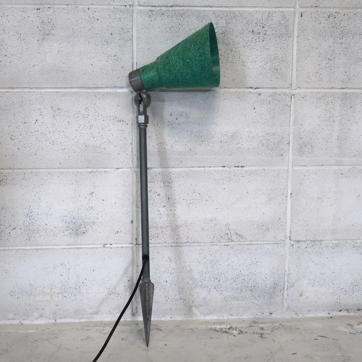 ミッドセンチュリー ファイバーシェード スパイクランプ