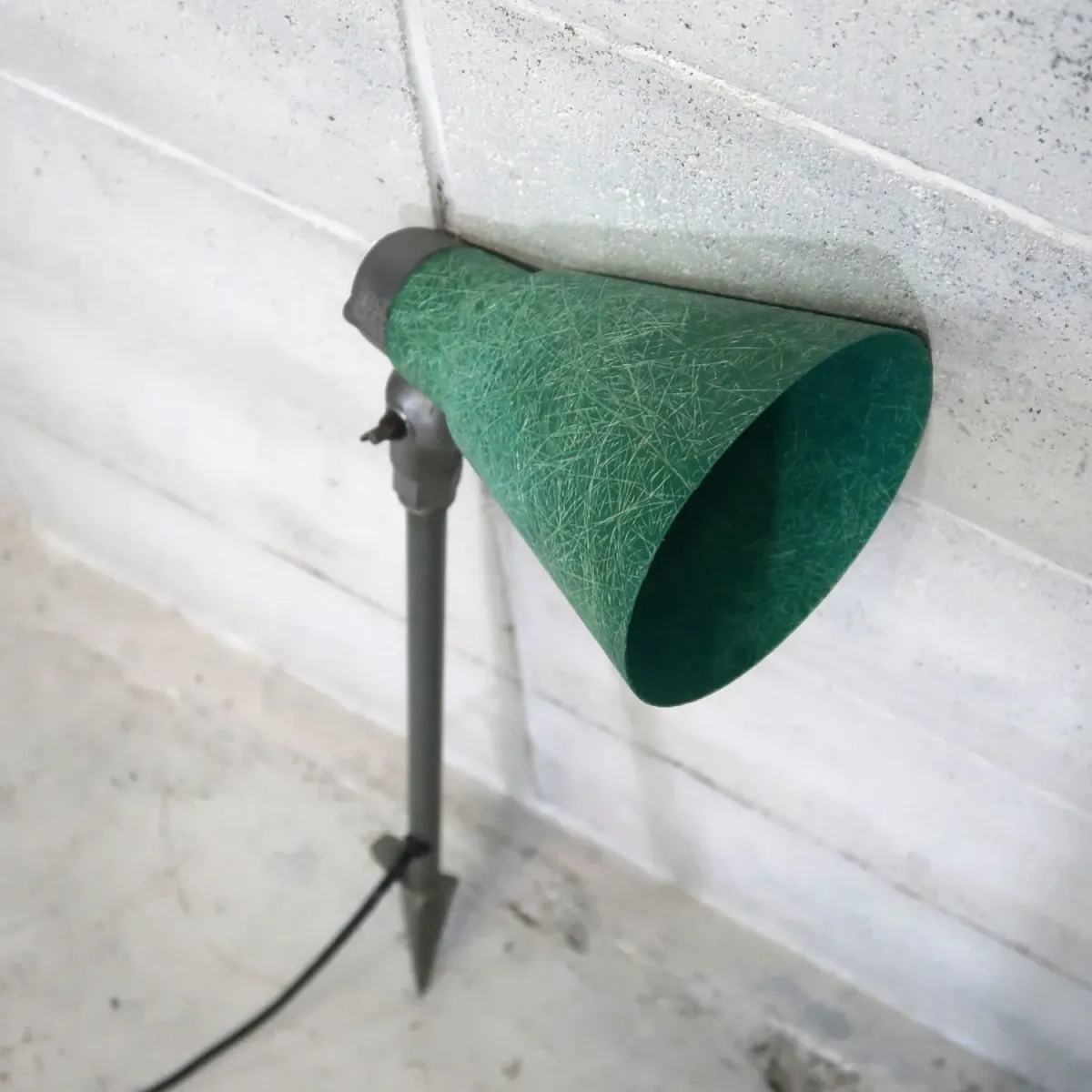 ミッドセンチュリー ファイバーシェード スパイクランプ