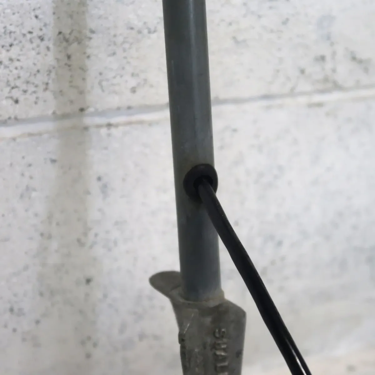 ミッドセンチュリー ファイバーシェード スパイクランプ