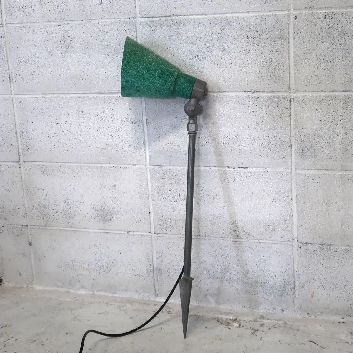 ミッドセンチュリー ファイバーシェード スパイクランプ