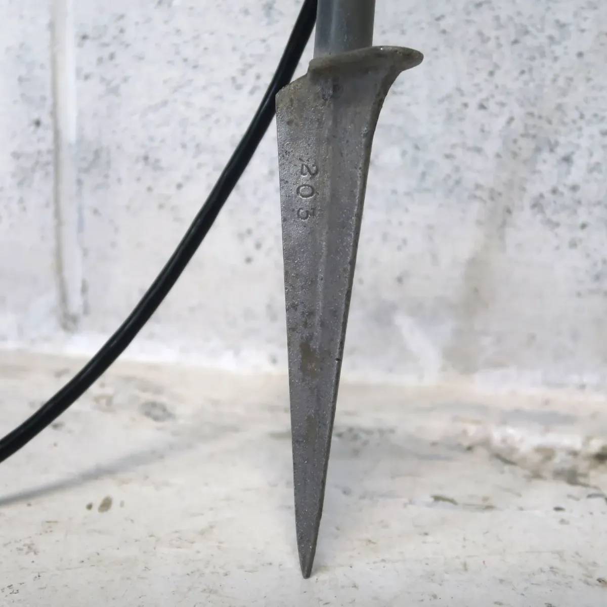 ミッドセンチュリー ファイバーシェード スパイクランプ